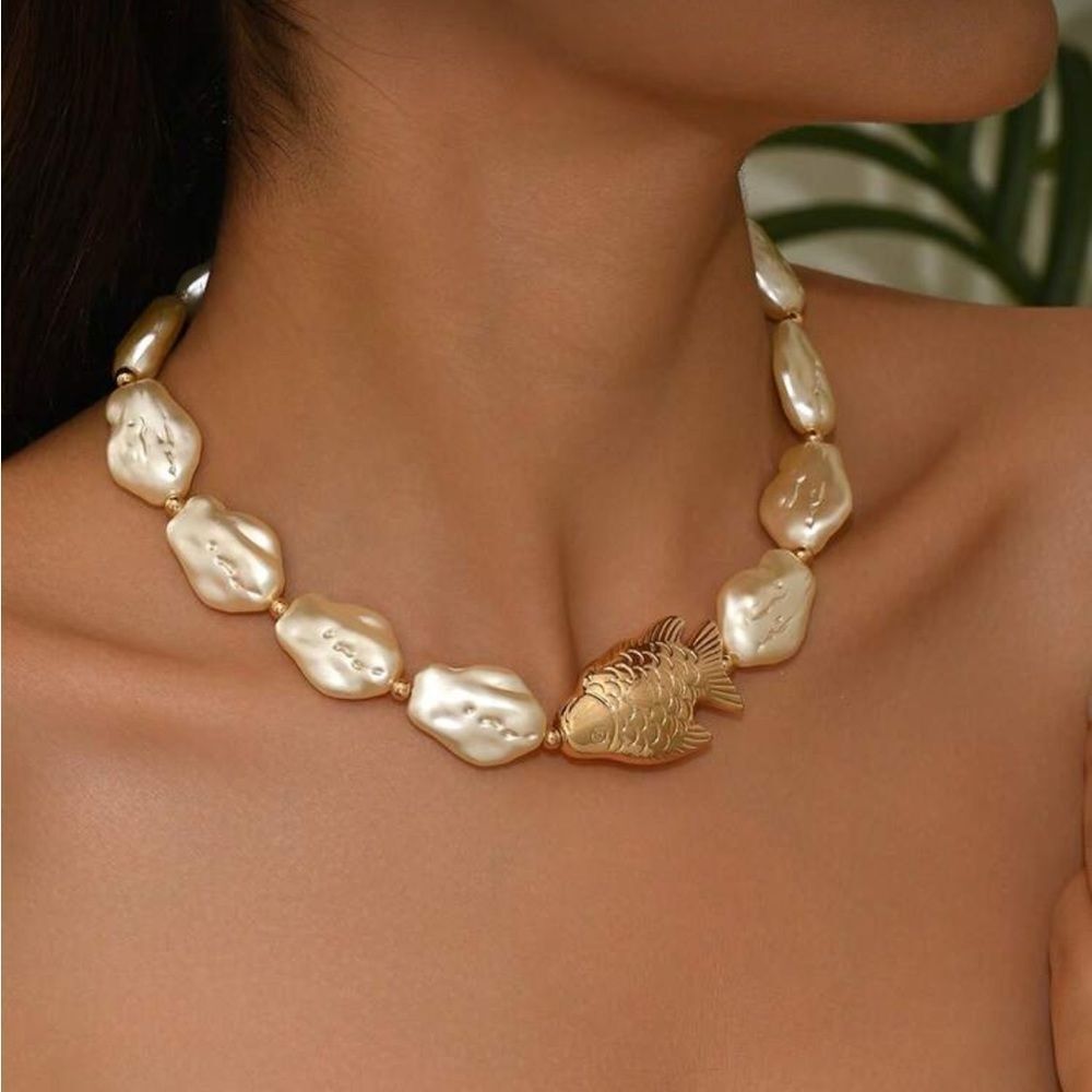 Elegant gold Fish Necklace R126